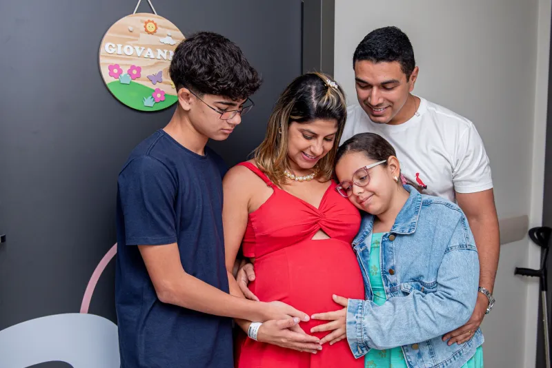 Who Gets to Know First? A Real-World Guide to Sharing Your Pregnancy News