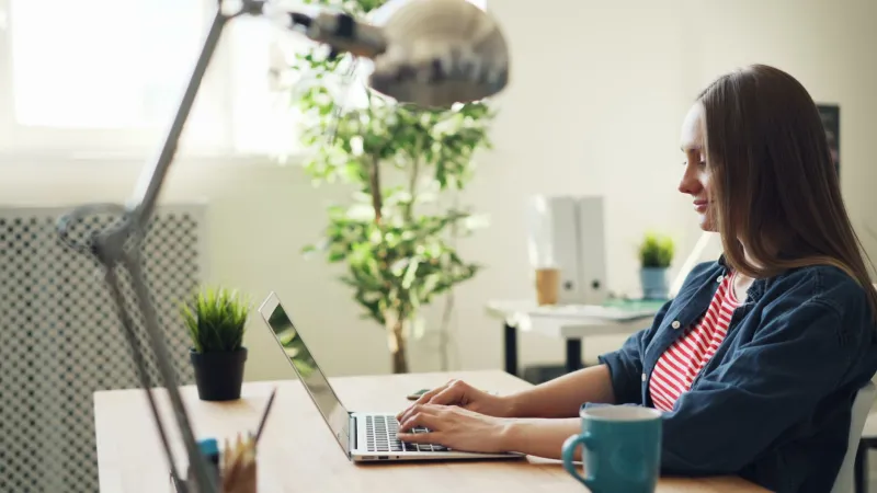 Working Pregnant: How to Scale Back Without Getting Left Behind